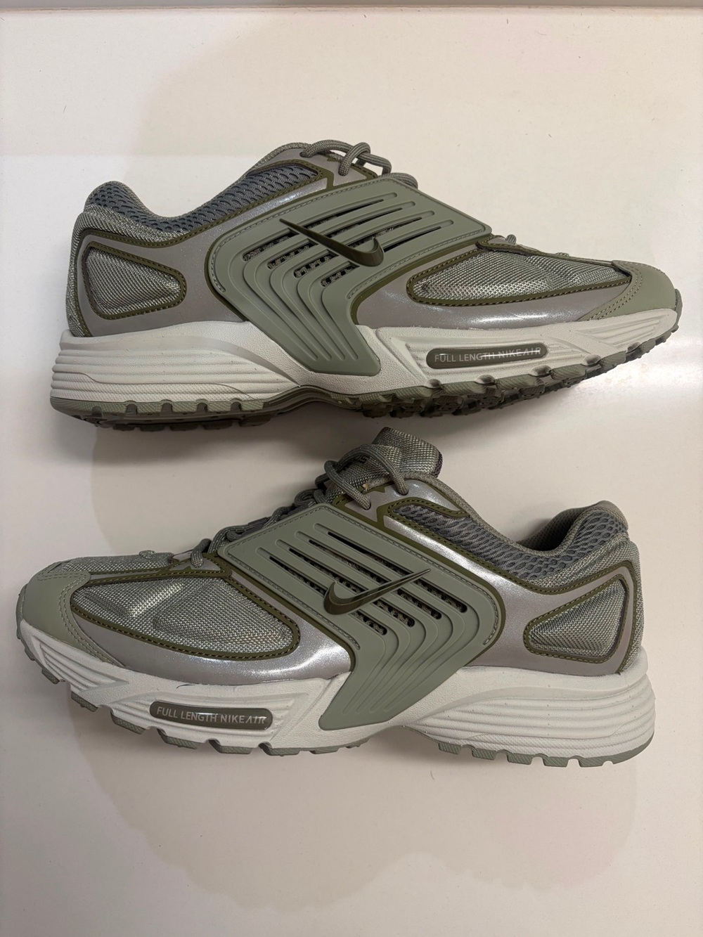 Nike Men’s Sneakers in Olive/Gray
